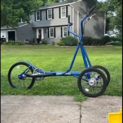 Indoor/outdoor Elliptical Street Strider 7i with Training Stand