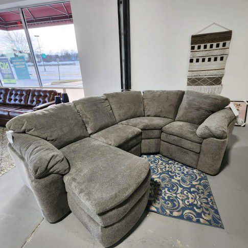 Brand New 💥Seneca Falls Sectional 👉Shop Now and Pay Later