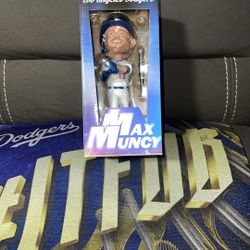 Max Muncy Bobblehead + World Series Rally Towel 
