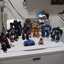 Vintage collectible Robots.  Good Condition. 
- Big Vintage Mastermind Mr. Robot
- Vintage Robot Sonic TV
- 2   Red and black Hap-pi-kid Robot/ 1 blac