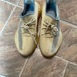 Yeezy Sneakers 