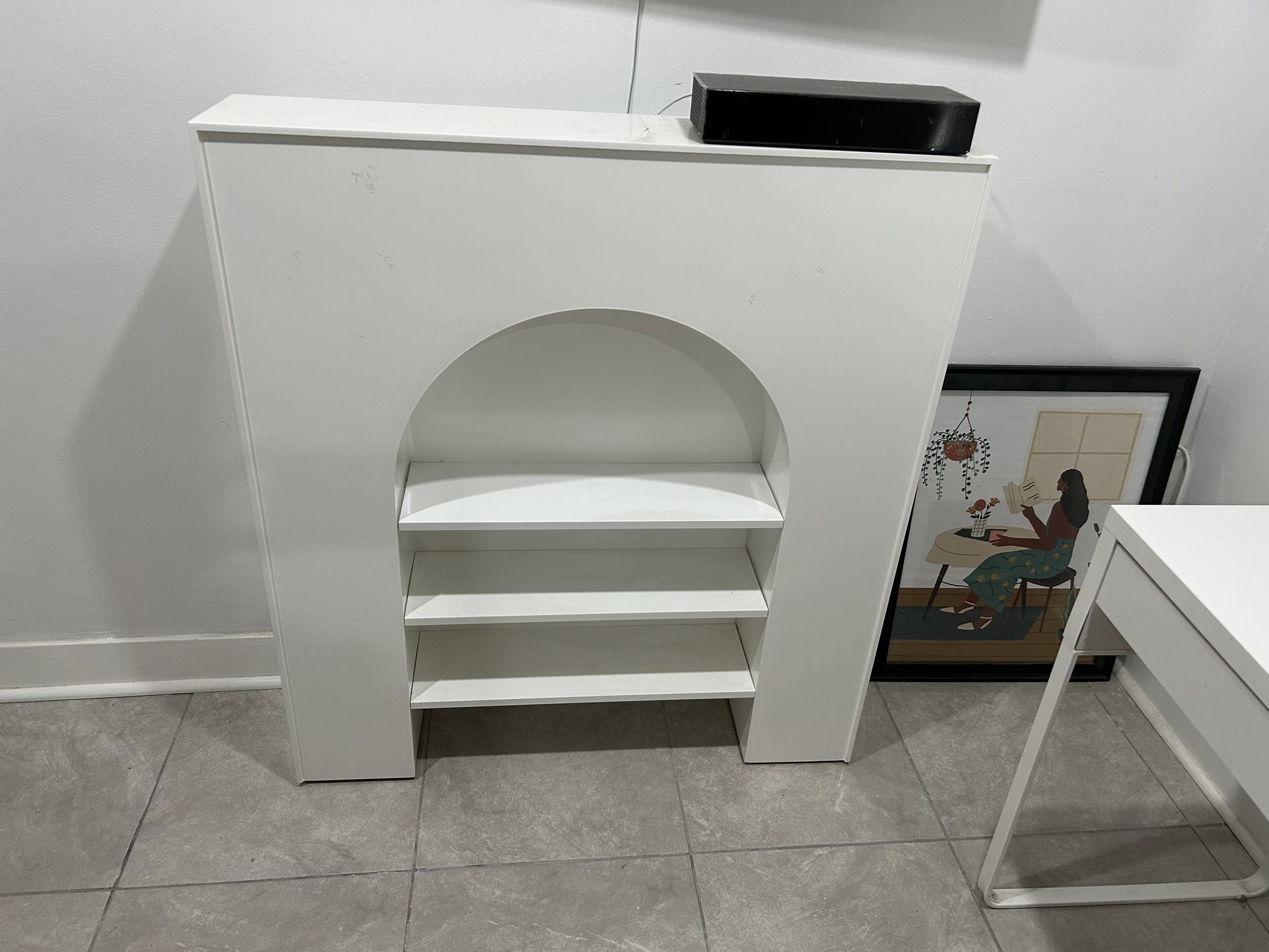 Homary Bookshelf- White Like New