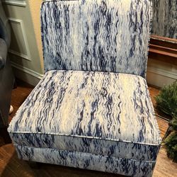 Washington furniture Blue Patterned accent Chair