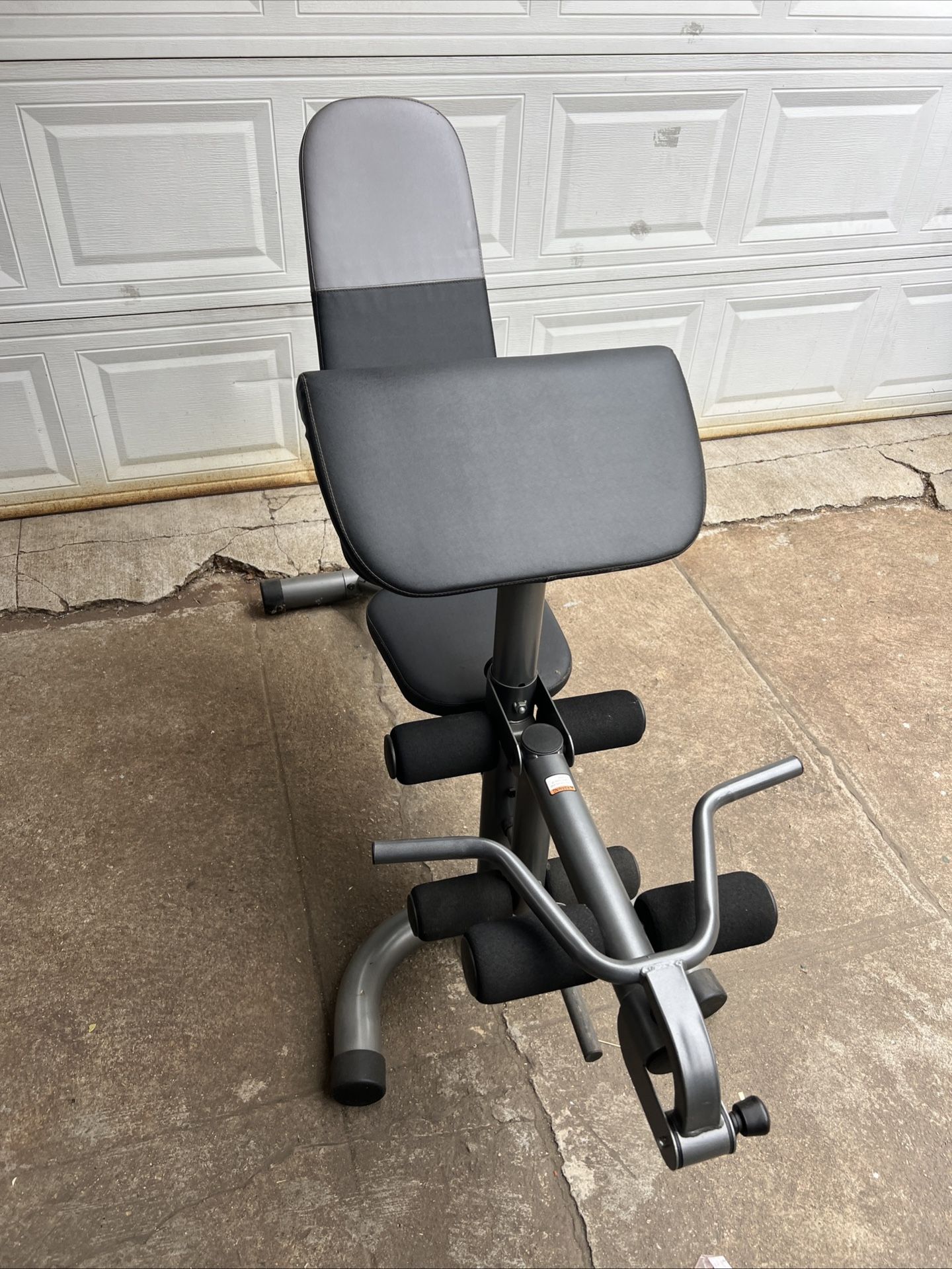 Golds Gym XRS 20 weight bench Used