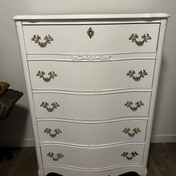 Dresser Bassett