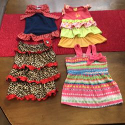 So Cute Pet Dresses Mine Won’t Wear Them Like New Condition Size Medium 5.00 EACH