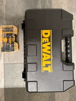 DeWalt 20v Cordless drill with drill bit set