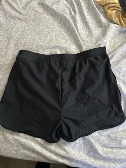 Women’s swim shorts large