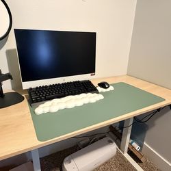 Adjustable desk