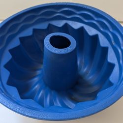 Pretty Blue Silicone Bundt Cake Pan - Non Stick, 9.5 x 5  Pickup East or West  **There are tiny marks on the one side, circled in picture. Does effect