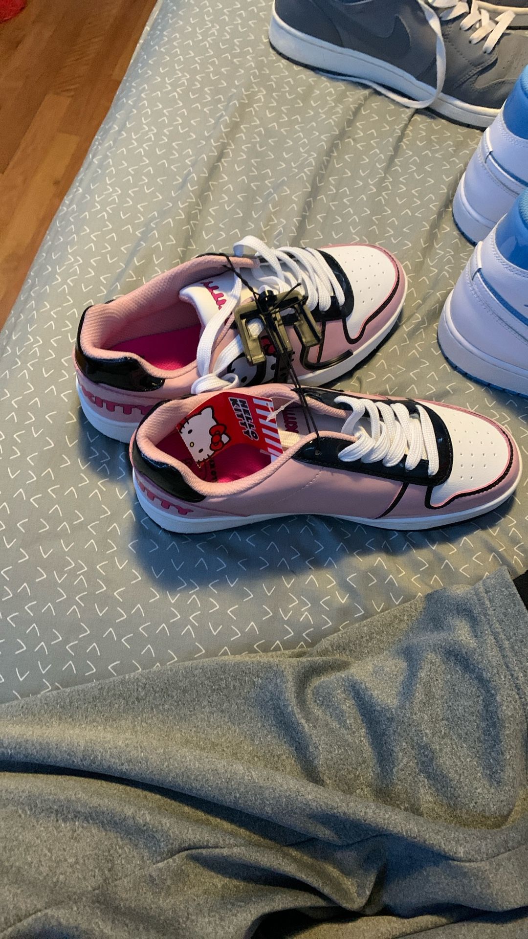 Hello Kitty Shoes