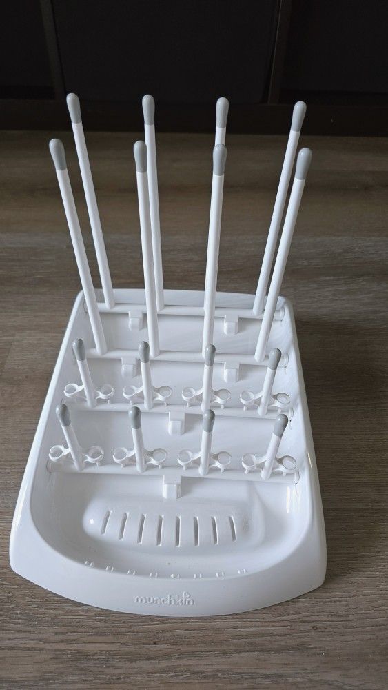 Munchkin Fold Cup and Bottle Drying Rack - White