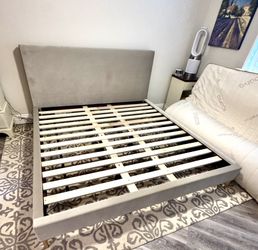 Saatva Rhodes King Bedframe with Headboard