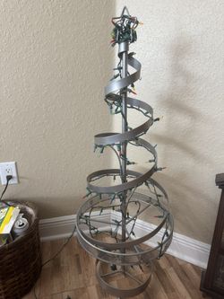 Spiral Metal Christmas Tree