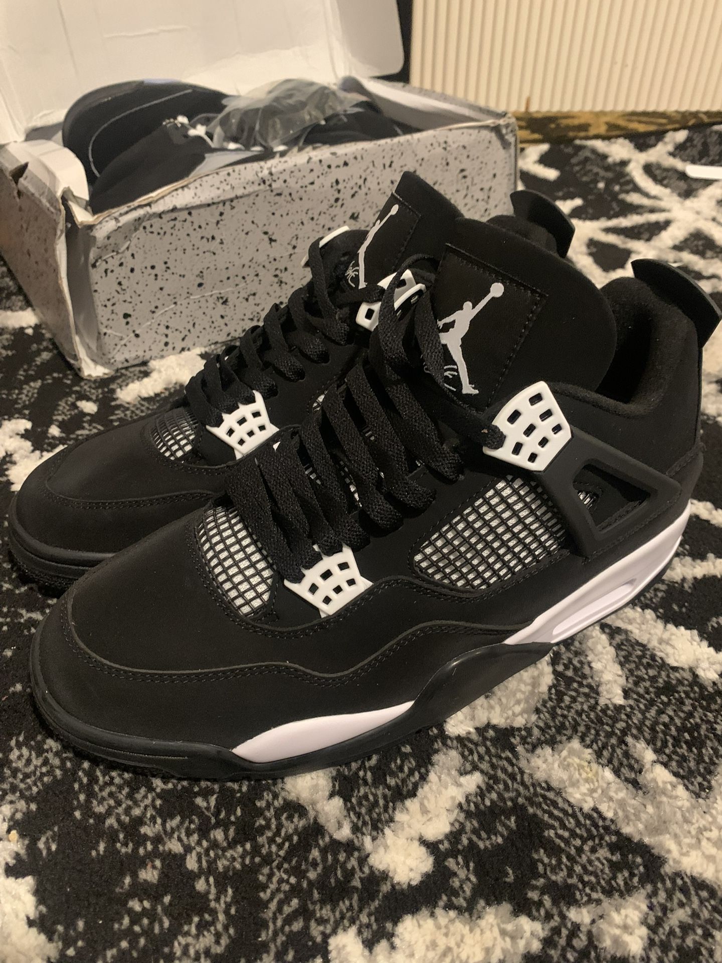 Jordan 4 White thunder