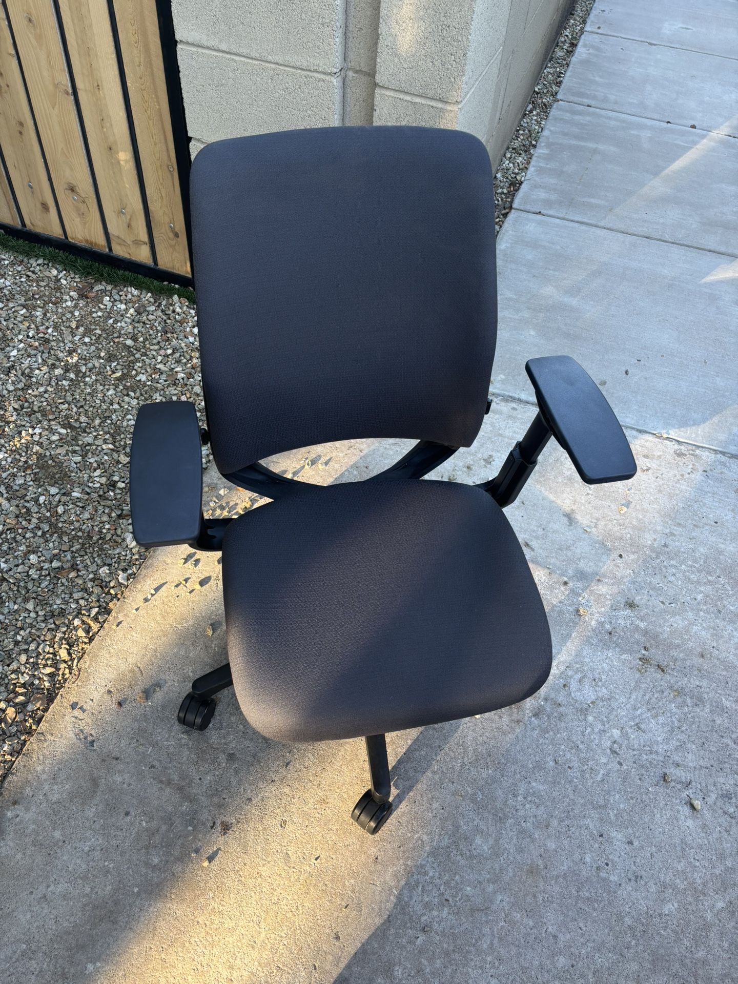 Steelcase Amia Chair Desk/office/Gaming Chair