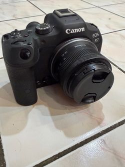 Canon EOS R7 EF lens compatibility