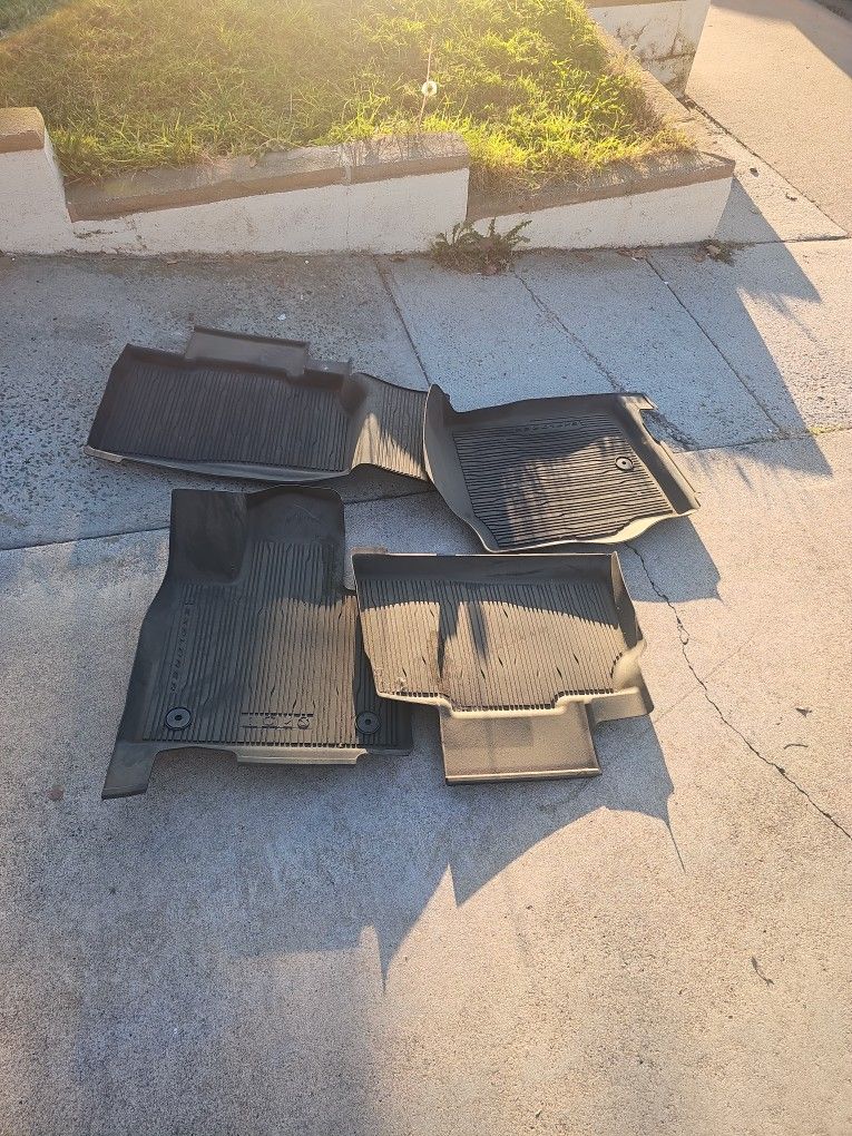 2021 Ford Explorer All Weather Mats