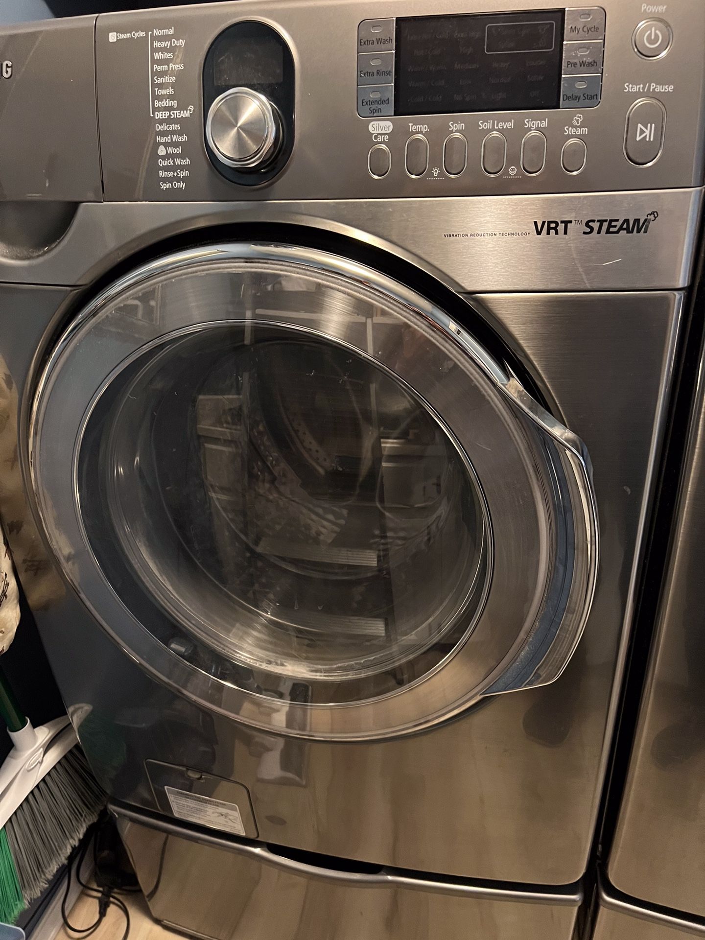 Samsung Washer And Dryer With Pedestals That Have Drawers