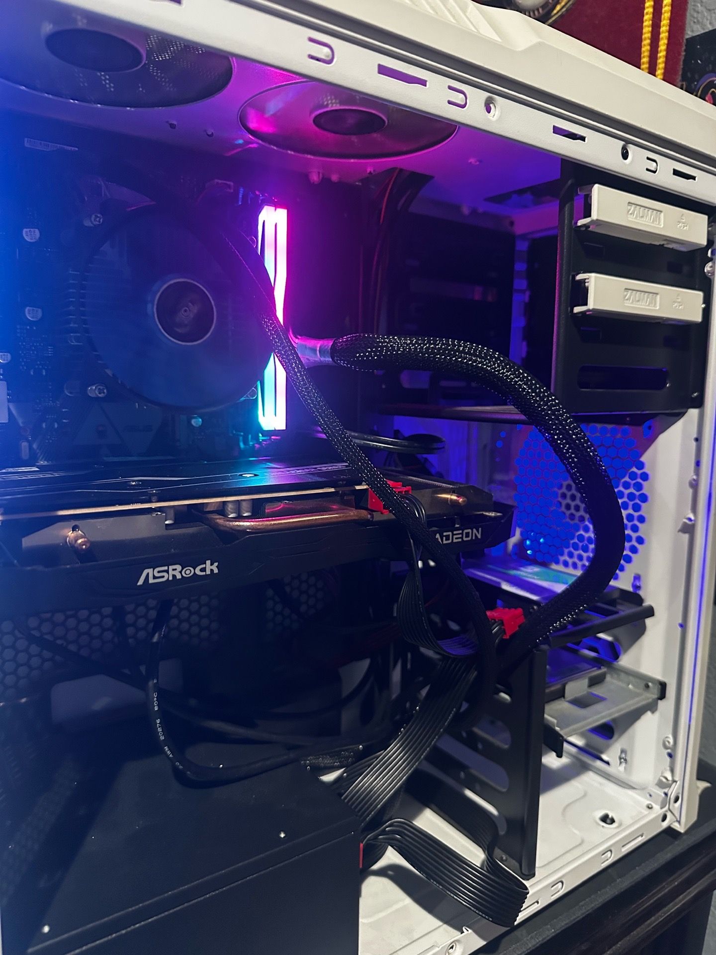 Gaming PC – i5-9400F + RX 6600 XT + 16GB RAM+ 500gb ssd