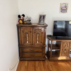 Full Size Bed And Dresser And Chair