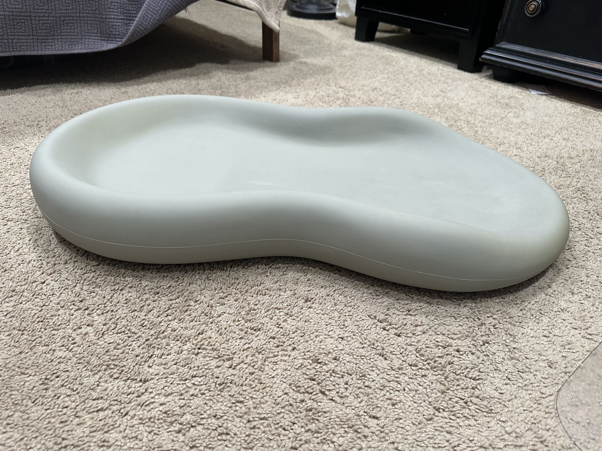 Keekaroo Peanut Diaper Changer