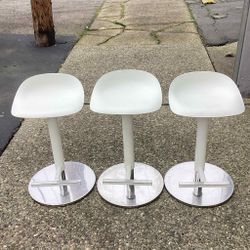 Ikea Janinge Adjustable Bar Stools In White W/ Chrome base