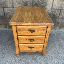 3 drawer oak nightstand 