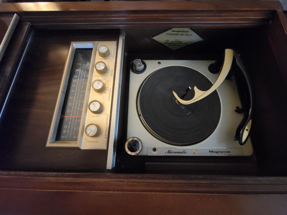 Help Identifying This Model Of Magnavox Micromatic, 60 OFF