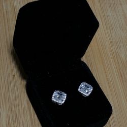 2 Carat VVS1 White diamond earrings