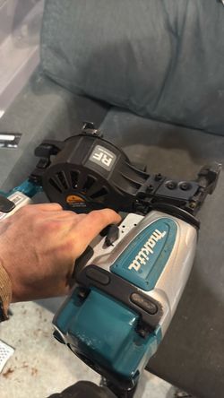 Roofing nail gun used once brand new