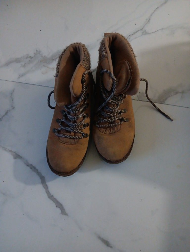 Patrizia Ankle Boots 8.5
