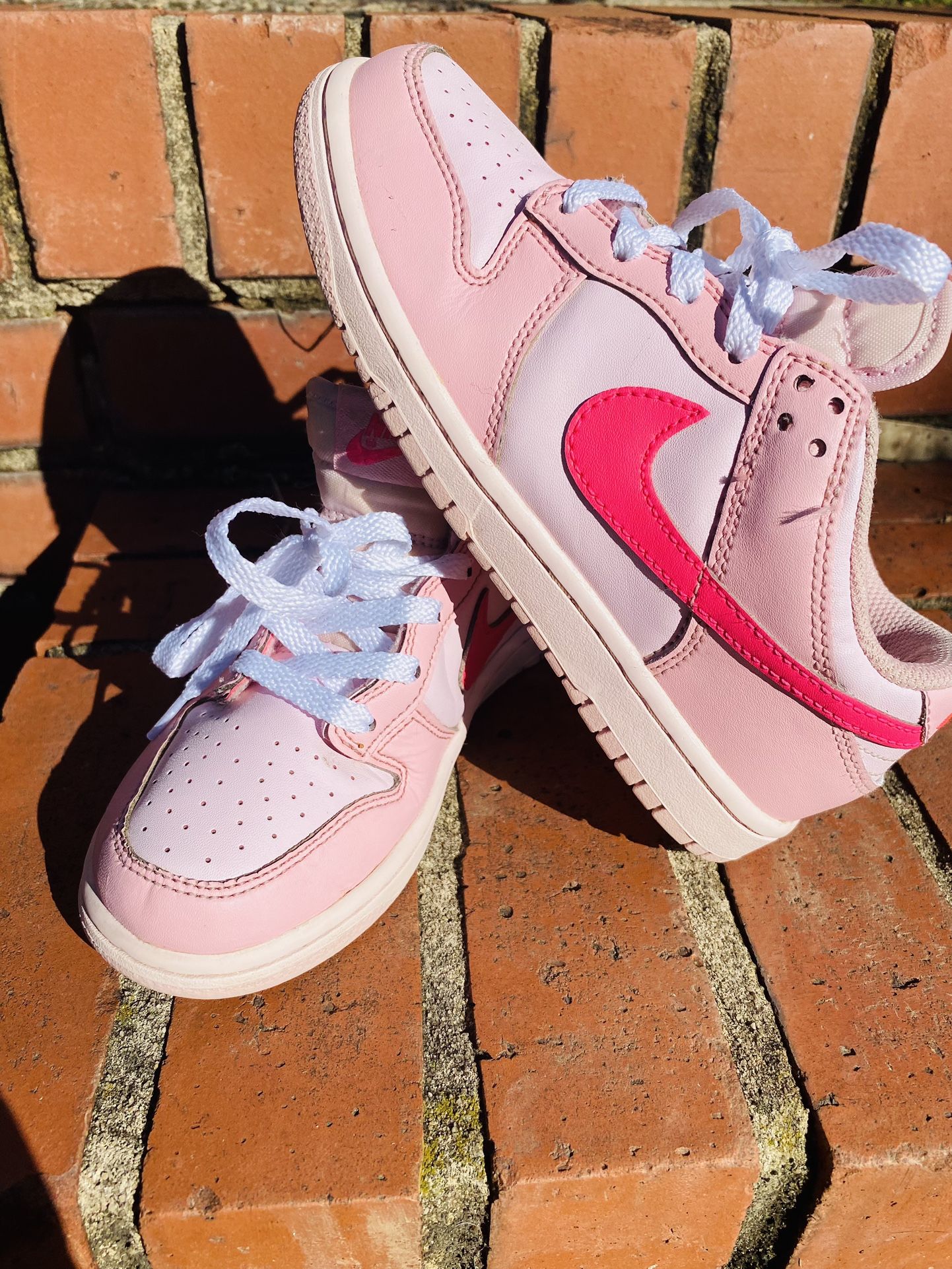 Kids Nike Dunk Triple Pink Size 1.5 Shipping Available 