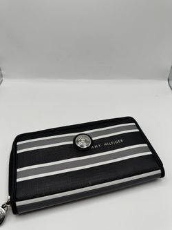 Tommy Hilfiger Zip-Around Wallet – Black & Gray Stripes