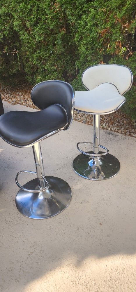 Set Of 2 Bar Stools