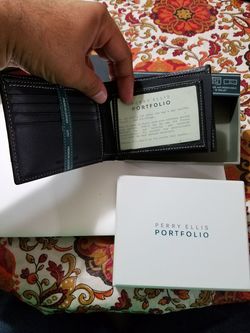 Perry Ellis portfolio wallet with bonus ID wallet