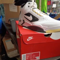 Sports Apparel (Basketball Shoes)