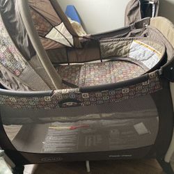 Graco Pack N Play, Bassinet And Changing Station
