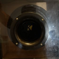 Kicker 12 Sub Subwoofer With Amp