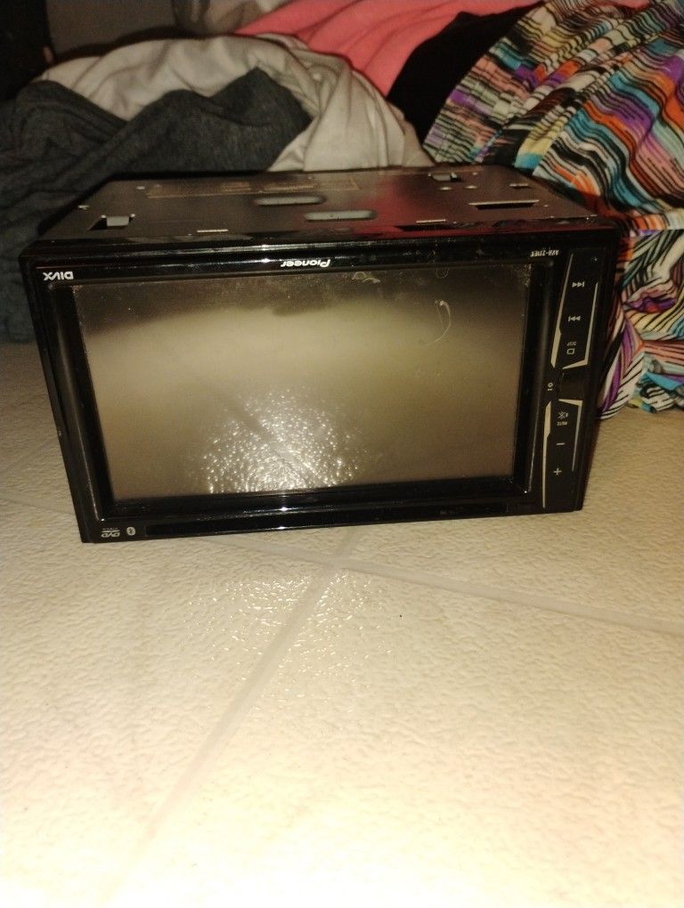 Pioneer Touchscreen Bluetooth Radio