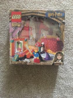 RARE Lego Harry Potter House of Gryffindor