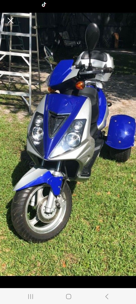 2013 ICEBEAR 150CC TRIKE SCOOTER JUST 239 MILES!! for Sale in Myrtle