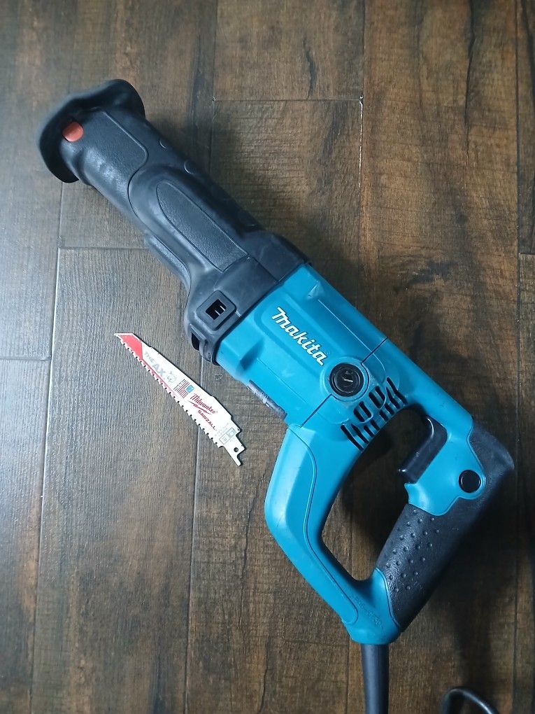 Makita Reciprocating Saw Sawsaw