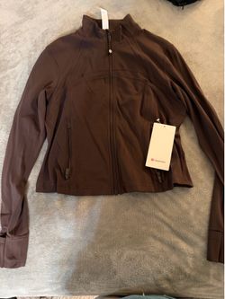 Lululemom define cropped size 14 expresso