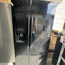 Garage Refrigerator Must Pick Up.