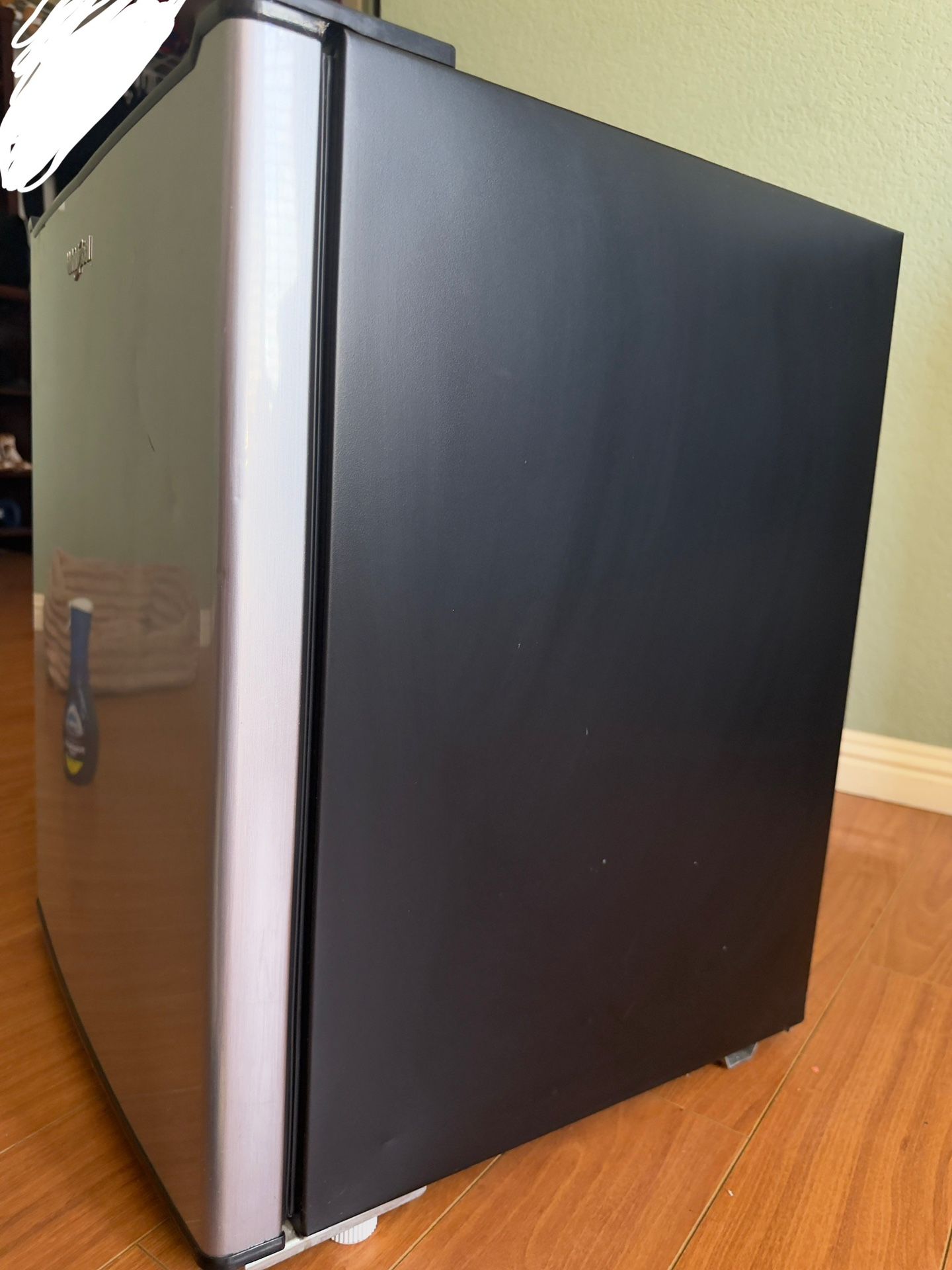 Whirlpool MINI Fridge