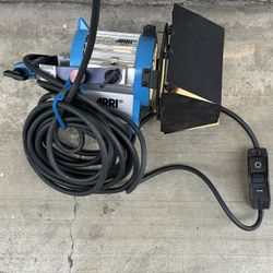 ARRI 300 Plus Professional Studio Light With barn doors