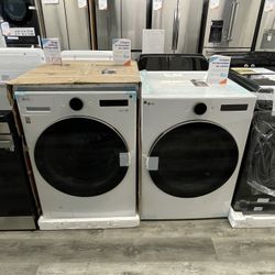 LG White 4.5 Cu Ft Front Load Washer & Gas Dryer Set 