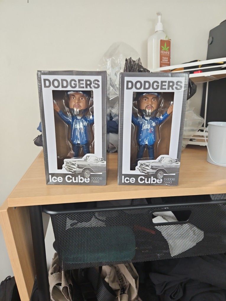 Ice Cube Bobble Head