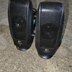 Logitech S-120 2.0 Desktop Multimedia Computer Speakers 3.5mm Jack 4.4 Watts